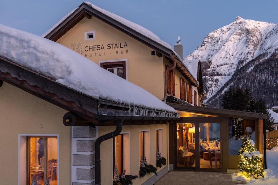 Hotel Chesa Staila La Punt-Chamues-ch Zewnętrze zdjęcie